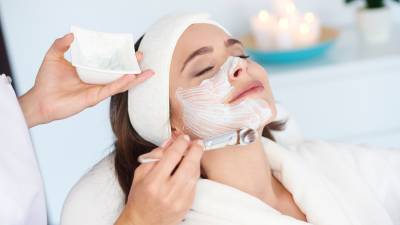 دورة العناية بالبشرة